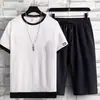 Traje deportivo casual de verano para hombre, camiseta de manga corta de seda helada y pantalones cortos, un conjunto completo para niños, moderno conjunto de dos piezas