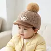 Gorro para Bebé para Otoño e Invierno, Lindo Gorro de Pana con Pompón y Pico de Pato, Gorra de Béisbol Súper Adorable y Cálida para Niños y Niñas
