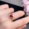 Anillo de Granate Rojo Natural Plata de Ley 925 Exquisita Incrustación Piedra Principal Totalmente Transparente 6*6mm