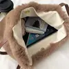 Nueva bolsa de felpa transfronteriza de otoño e invierno, bolsa de mano de gran capacidad para mujer, adecuada para el trabajo y los desplazamientos, bolso de mano peludo de un solo hombro
