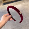 Faixa de Cabelo de Veludo Colorida Versão Estreita com Etiqueta Dourada Pequena Nova Outono e Inverno Faixa de Cabeça de Esponja com Coroa Alta Acessório de Cabelo Versátil