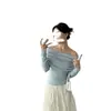 Camiseta básica de punto sexy estilo francés con hombros descubiertos para mujer, otoño, corte ajustado, fruncida, diseño de nicho, tacto de alta gama