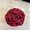 Pin de flor de encaje hecho a mano tela encaje retro francés rosa roja pin de tiburón estilo chino nuevo horquilla para la parte trasera de la cabeza