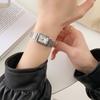Relógio Feminino Corrente de Aço Pulseira Feminina Alta Aparência Estudante Estilo Frio Francês Nicho Luxo Leve Elegante Mostrador Quadrado Pequeno Feminino