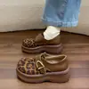 Moda Slip-on Velcro Retro Birkenstock Sapatos Femininos Novos Casuais 2026 Outono Tira com Fivela Versátil Solado Grosso Mocassins