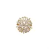 Broche Nuevo de Gama Alta 2025, Diseño de Copo de Nieve, Exquisito, Lujo Ligero, Moderno, Adecuado para Trajes y Chaquetas, Anti-Exposición, Broche de Accesorio Fijo