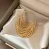 Brincos Únicos com Textura Vazada para Mulheres 2026 Novo Estilo Geométrico de Nicho Ear Cuffs Acessórios de Brinco de Metal da Moda Leve Luxo