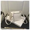 2025 Bolso de Hombro Casual de Moda Coreana Nicho para Mujer, Versátil, Pequeño, Bolso Bandolera para Viajero, Bolso Tipo Cubo