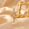 Venta Caliente Transfronteriza Collar de Cruz Incrustado de Diamantes para Mujer Joyería de Cadena para Clavícula Europea y Americana de Lujo Ligero Nicho Colgante Color Dorado 18K Conservación del Color