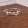 Anillos de Pareja Únicos Huecos con Forma de Corazón, Accesorio de Moda Femenino de Lujo Ligero con Diseño de Cristales Microincrustados