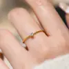 Anillo de Oro de 18K con Mini Diamante, Sentido de Lujo de Alta Gama, Nicho, Lujo Ligero, Anillo de Diamante, Anillo de Gipsófila para Mujer, Joyería Elegante