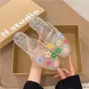 Venda quente transfronteiriça sapatos de cristal femininos lenço de cabeça com cabeça de flor colorida chinelos de verão moda ao ar livre fofos sapatos preguiçosos de fundo plano para praia