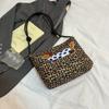 2024 Nova Outono e Inverno Ins Super Quente Pequena Bolsa de Ombro com Estampa de Leopardo Coreana All-match Bolsa de Ombro com Axilas Bolsa da Moda