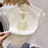 Verão Novo Oco Bordado Malha Gola Vertical Short-sleeved T-shirt High-end Sense Slim-fit Emagrecimento Manga Voadora Top Fino