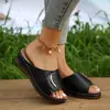 2023 transfronterizo nuevo europeo y americano talla grande casual punta redonda hebilla compuesta piel sintética una línea cuña chanclas para mujer