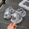 2026 Nuevos Zapatos de Malla tipo Dad para Niñas Morado Dibujos Animados Velcro Zapatos Deportivos Transpirables Antideslizantes Zapatos Casuales para Niños
