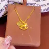 Pulseira Carrossel de Gelo com Moeda Dourada em Latão com Alta Retenção de Cor, Luxo Leve, Sensação de Alto Padrão, Corrente de Clavícula Riqueza Instantânea
