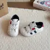 Zapatos de Lona con Cabeza de Concha para Niñas 2026 Nuevo Estilo de Otoño Diseño de Suela Suave para Niña Zapatos Deportivos Zapatos Caminadores de Dibujos Animados para Bebé