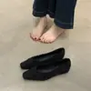 Sapatos Femininos Estilo Francês Slip-On de Boca Rasa 2025 Outono Bico Quadrado Sapatos de Moda Plissados com Aumento Interno de Altura, Sapatos Elegantes Tendência para Jovens Mulheres