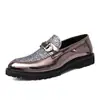 Otoño 2023 Nuevos Zapatos de Cuero Casuales Británicos para Hombre Moda de Cuero Brillante Zapatos de Trabajo Zapatos de Cuero que Aumentan la Altura Talla Grande