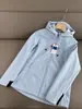 Otoño e invierno 2023 Nueva chaqueta softshell transpirable chaqueta con capucha chaqueta capucha integrada