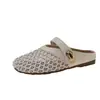 Elegância Preguiçosa Estilo Francês, Gentil e Confortável, Chinelos Mules Tecidos Versáteis Off-White, Novos Sapatos Femininos Planos Meia-Bota para o Verão 2026