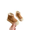 Botas de Neve Infantis 2025 Inverno Novo Estilo Coreano Botas para Meninos Forradas com Lã e Espessadas Roupa Externa para Meninas Sapatos Grandes de Algodão Tendência