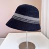 Gorro de Punto Simple a Rayas Estilo Hepburn para Mujer Otoño e Invierno Lana Australiana Gorro de Pescador Estilo Japonés Frente Grande Trasero Pequeño Gorro Cubeta Moderno