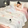 Juego de cuatro piezas de colcha de seda helada bordada para verano, lavable, colcha con sensación fresca para aire acondicionado, colcha fina de verano, regalo de verano, colcha de verano