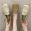 Nova versão coreana de sapatos casuais de sola reta para primavera e verão de 2023, bico quadrado, sapatos tipo mocassim, sapatos femininos confortáveis de uso duplo, atacado