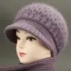 Chapéus de outono e inverno para mulheres de meia-idade e idosas, chapéus de tricô grossos e quentes de pelo de coelho com forro de veludo para senhoras idosas, avós, proteção contra o frio, proteção para as orelhas, chapéus de tricô