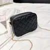 Bolso de dama 2022 primavera y verano nuevo bolso de mensajero de moda tendencia callejera bolso de hombro con cadena de cuadros primera generación de pelo