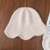 Venta al por mayor transfronteriza del fabricante, Gorro de pescador cálido de punto 100% lana pura con borde de encaje, Gorro de lana cálido de punto en stock
