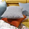 Almohada de terciopelo moderna simple con relieve de onda funda de almohada lisa almohada de mesita de noche sofá almohada de cintura almohada venta al por mayor