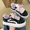 Sapatos casuais estilo faculdade feminino 2026 outono novo tendência estudante design versátil tênis esportivos de plataforma sola grossa versão coreana