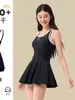 Traje de baño de una pieza de nuevo estilo para mujer, traje de baño deportivo sin mangas para estudiante, nuevo traje de baño conservador de pierna cuadrada adelgazante para la playa