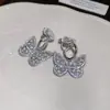 Pinzas para Orejas Super Brillantes de Flor y Mariposa de Circonita para Mujeres Sin Perforaciones, Lujo Ligero, Gama Alta, Pendientes Exquisitos, Pendientes de Moda y Versátiles