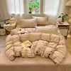 Conjunto de quatro peças de gaze xadrez de algodão puro de camada dupla simples, capa de edredom de algodão puro, lençol de cama e fronha, conjunto de três peças de novo estilo para dormitórios estudantis