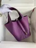 Bolsa Cesta em Couro Bovino Tc de Primeira Camada, Semi-Artesanal com Fio Encerado e Ferragens de Aço, Padrão Lichia, Estilo Simples e Moderno