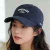 Gorra de Béisbol Bordada con Letra Unisex, Versátil, Adelgazante del Rostro, Protección Solar para Cuatro Estaciones, Sombrero para Exteriores a Prueba de Viento