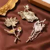 Broche Estilo Chinês Esmalte Imitação Lótus Pássaro-da-paz Folha de Lótus Broche Feminino Dinastia Han Corsage Cheongsam Suéter Cardigã Fivela