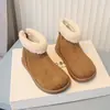 Botas de Neve para Meninas 2026 Novas Botas de Inverno Botas Curtas Infantis Outono e Inverno Algodão Quente Peluciado Calçados de Algodão de Duas Camadas