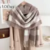 Bufanda Nueva de Estilo Coreano a Cuadros Imitación Cachemir Otoño e Invierno Gruesa Cálida Chal Exterior Doble Propósito Combinación de Colores Bufanda de Invierno