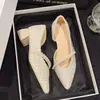 Zapatos de tacón medio pequeños, a la moda y con estilo, nuevos y modernos zapatos Mary Jane ultra suaves de verano 2025 para mujer, estilo delgado