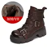 Botas Martin de Couro Bovino Artesanais de Luxo para Mulheres, Novo Estilo Outono/Inverno 2026, Botas de Cano Curto com Solado Grosso que Aumentam a Altura, Fivela Retro Britânica