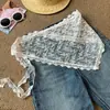Lenço Triangular Floral de Renda da Moda Camada sobre um Wrap de Quadril, Acessório de Cintura com Design de Luxo, Lenço de Cabeça Versátil para Amarrar no Dia a Dia