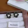 Pendientes de Camelia con Perlas y Goteo de Aceite Estilo Europeo y Americano Aguja de Plata Pendientes Versátiles de Temperamento Elegante Pendientes de Lujo Ligero de Gama Alta