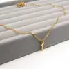 Moda europea y americana 26 letras collar de acero inoxidable oro plata cadena de clavícula de lujo ligero joyería de acero de titanio venta al por mayor