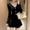 En Otoño e Invierno, el Estilo Suave de una Chica Rica es Muy Elegante y Luce Genial, con un Toque de Lujo, y un Delicado Vestido Corto de Punto para Figuras Pequeñas