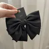 Grampo de Cabelo com Laço Estilo Hepburn Três Camadas Oversized Estilo Coreano Cetim Elegante Presilha de Primavera Acessório de Cabelo Fofo Versátil Acessório de Cabeça